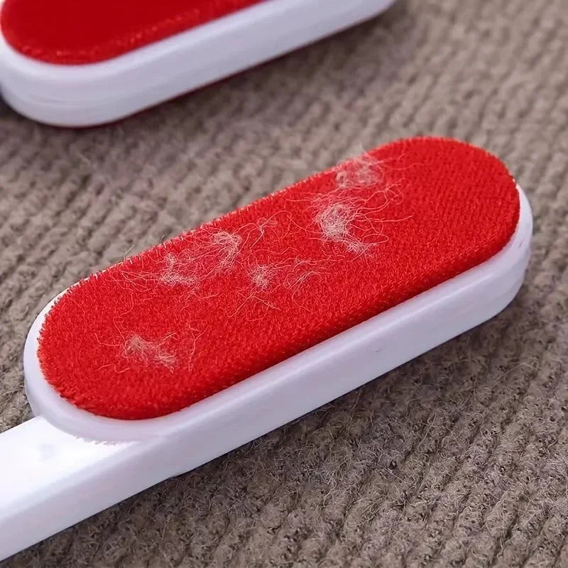 Self-cleaning pet hair remover brush